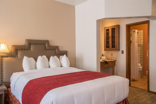 Table Mountain Inn image 10