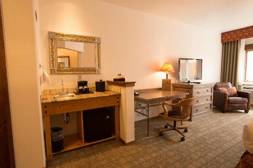 Table Mountain Inn image 11