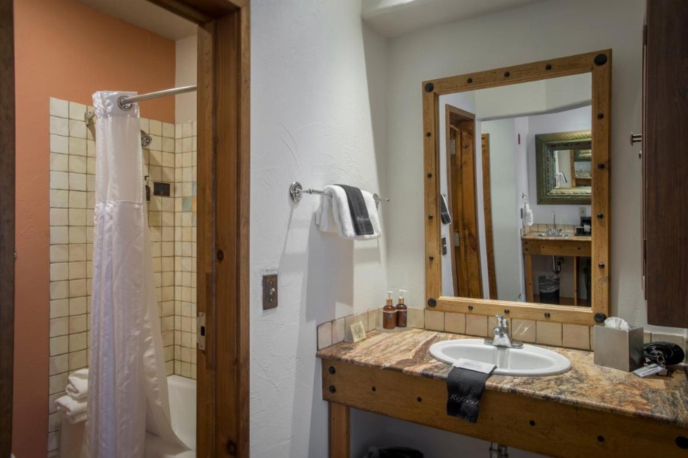 Table Mountain Inn Image 16