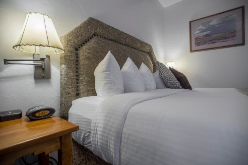 Table Mountain Inn image 33