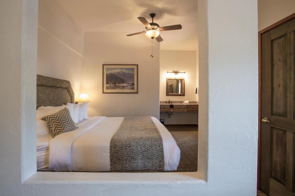 Traditional Mini Suite